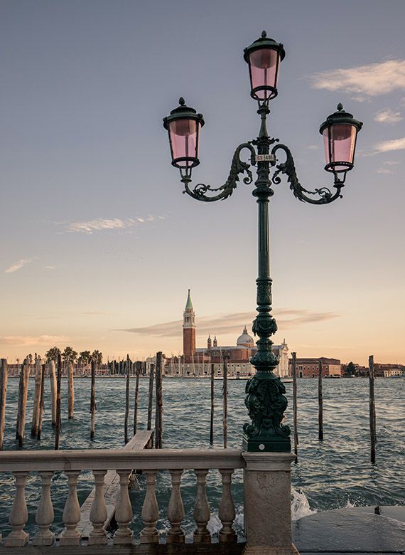 cyril-mazarin-pU_4YQsxiVs-unsplash
