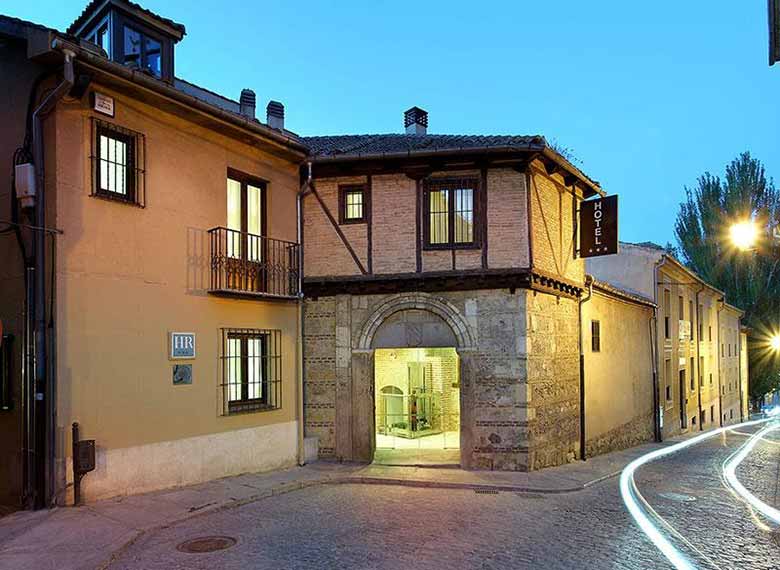 001_OK_EXT_EXE-CASA-DE-LOS-LINAJES_019