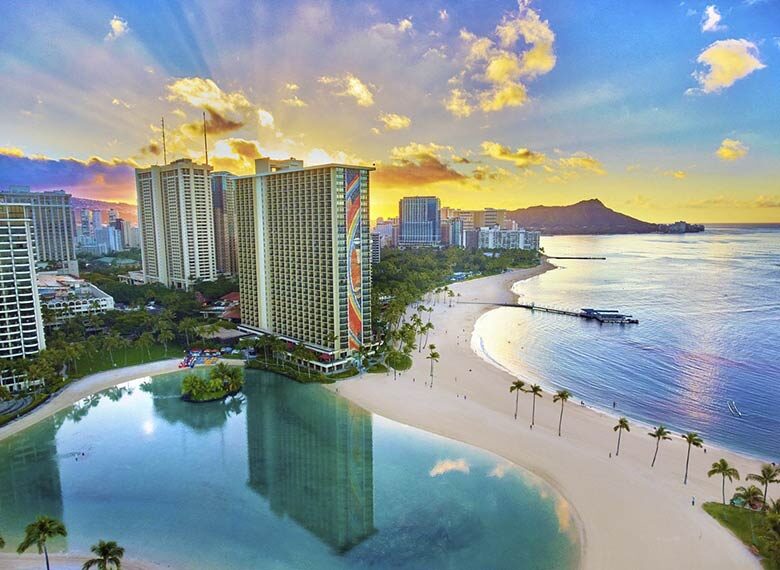 001_OK_EXT_Hilton-Hawaiian-Village-Waikiki-Beach-Resort_021