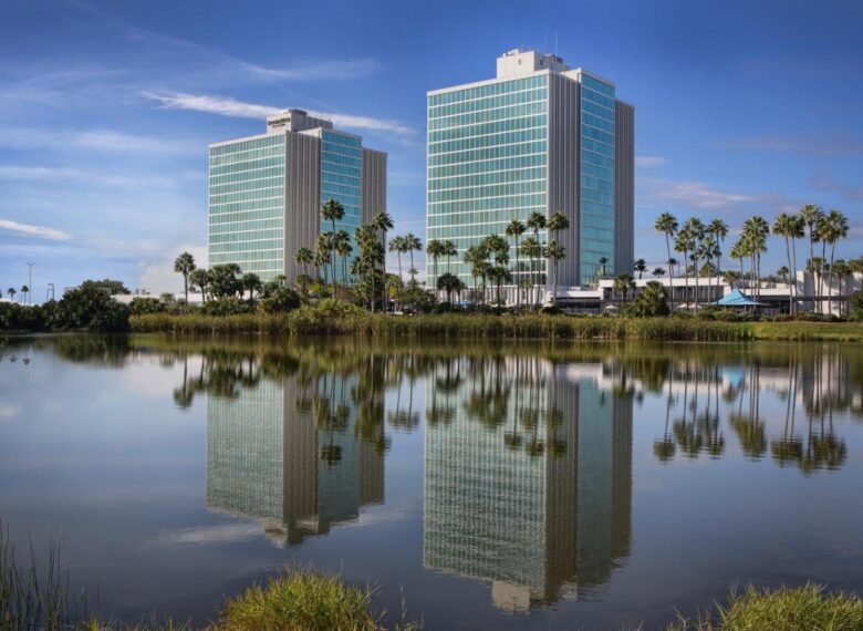 doubletree-hilton-entrance-orlando-1